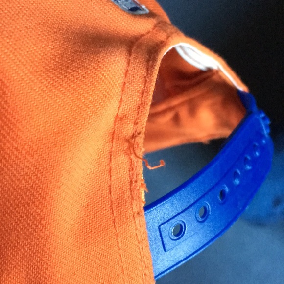 Retro New York Knicks Adidas SnapBack Flat Cap - Picture 7 of 7